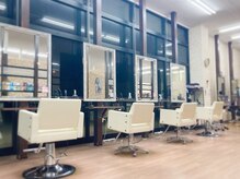 AQA-feel【アクア　フィール】の雰囲気（広々とした店内）