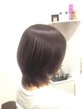 ヘアー グリーン(hair green) 30代40代50代/ウルフレイヤー/外ハネウルフ/ツヤ髪ウルフ