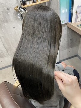 クラヴィア エクラート 梅田店(CLAVIA.ECLART) ダークオリーブ 髪質改善