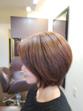 ヘアメイク ビス(Hair Make Bis.) 前下がりボブ