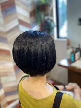 ヘアートゥリース(hair trees) コンパクト・シンプルなボブ