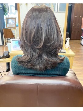 レイラバイアフロート 吉祥寺(Lila by afloat) トレンドのレイヤーカット♪くびれミディアム