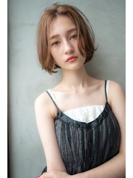 メゾンバイハバナ(maison by HAVANA) 大人かわいいフェザーバングカーキグレージュミディアムウルフ