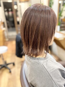 フリージア(freesia) 30代40代50代/外ハネボブ/艶髪ヘア