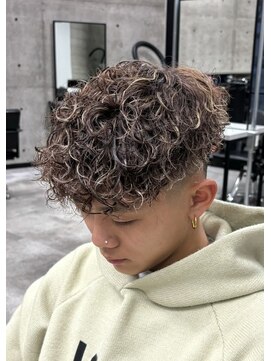 イーラ(era) 外国人風スペインカール