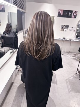 キング 梅田(K!ng) 縮毛矯正髪質改善ハイライトレイヤーカット梅田美容室エクステ