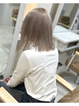 カリーナ(CARINA) ハイトーンカラー／ミルクティーベージュ
