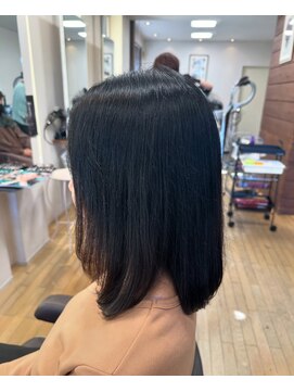 アートランドユージン(art land u-jin) ワンレンボブミディアムワンカール