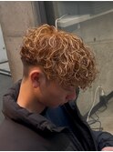 スペインカール　ツイストスパイラル眉カットメンズパーマ