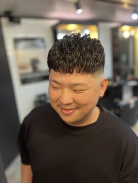 フランクスバーバーリザーブ 人形町店(FRANK’S BARBER RESERVE) クロップ/アイパー/人形町　y