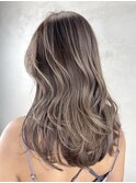 ハイライトカラー顔周りレイヤーロングくびれヘア_ba482591