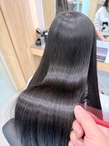 クシュ 所沢西口エミテラス前店(kusyu...)&nbsp;イメチェンアンブレラカラー前髪クールショートピンクベージュ