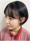 艶感寒色ブラックの丸みショート