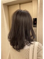 ブリス(VLISS)&nbsp;プラチナ暗グレージュ＿くびれミディイヤリングカラー