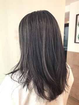 ネオリーブ シュシュ 神保町店(Neolive susu) 畠山雄大　ハイライトカラー・セミロングスタイル