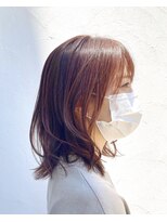 ヴァロ(Valo)&nbsp;ミディアムレイヤー/ピンクベージュ/薄めバング