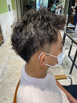 ネオリーブソラ 相模大野店(Neolive sola) メンズアップバングツイストパーマ