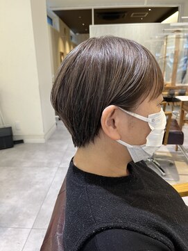ブレンドバイハピネス(Blend by happiness) クビレショート/耳掛けスタイル/ハイライト/髪質改善