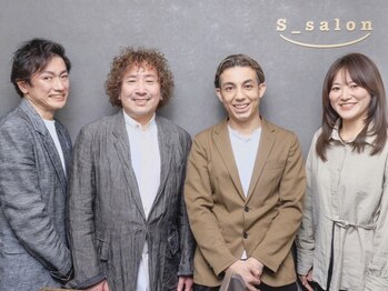 エスサロン(S_salon)の写真/ハイキャリアスタイリストが集結!お悩みに合わせて薬剤をカスタムするので、サロン帰りもうる艶髪が長続き*