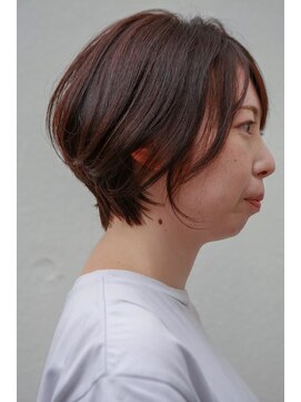 ツヤガミブリスヘアーアンドイヤーズ(Bliss for hair& ears) レイヤーを入れすぎないマッシュショートボブ