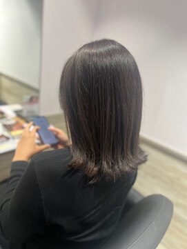 リーオオサカ(Lee Osaka) Wカラー×グレージュ×東芽生