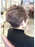 60代 ボリューム ふんわり グレージュ ショート