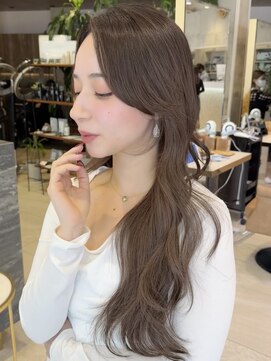 グランド(GRAND) トレンドカット/小顔カット/20代/30代/40代/表参道【大本】