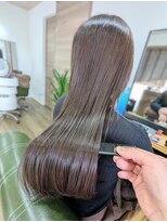 シェノン(CHAINON) 艶beigeカラー