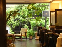 ヘアーラウンジ ユーナイン(HairLounge YU 9)の雰囲気（「アメ村」には無いくつろげる雰囲気です。）