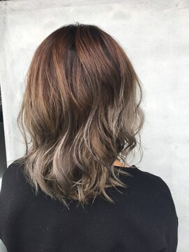 ベルファーレ(velfarre) 外国人風グレージュグラデーションカラー