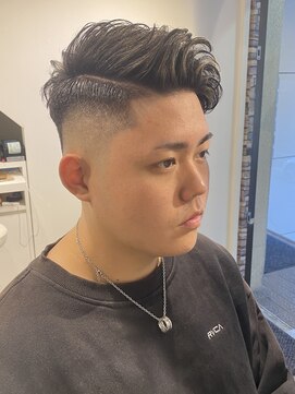 ドルクス 日本橋(Dorcus) 東京バーバー日本橋フェードパーマハイライトバーバースタイル