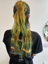 グリ(GURI)&nbsp;イエローとネオングリーングラデーションカラーのロングスタイル