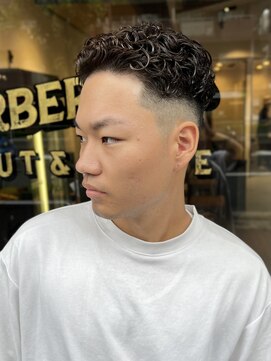フリーク バーバーショップ 都島店(FREAK BARBER SHOP) リバースハードパーマフェード