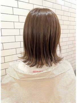 オーストヘアジジ(Aust hair Gigi) 外ハネボブ　ベージュグレー