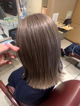 エム インターナショナル 春日部本店(EMU international) 2ブリーチ ミルクティカラー