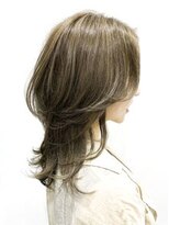 トゥルートラスト 和戸店(True Trust)&nbsp;大人可愛いレイヤースタイル ミディアムウルフ アッシュベージュ