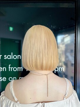 キジ(KIJI) レイヤーボブ/ミルクティーカラー