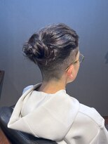 ビーダンディー(Bee dandy)&nbsp;ビジネスマンバン ツイストスパイラルパーマ 男の団子スタイル