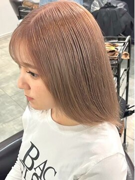 イリ 大阪(ili) ハイライトカラーミルクティーベージュレイヤーカット