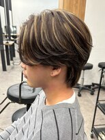 ハイライトセンターパートメッシュダブルカラーツーブロック
