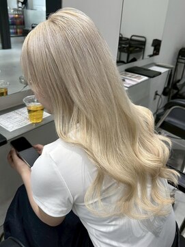 リムレスバイサンク 万代 新潟駅(LIMLESS by cinq) 新潟ミルクティーベージュホワイトブロンド顔周りレイヤー韓国◆