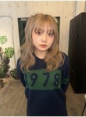 ミルクティーベージュ