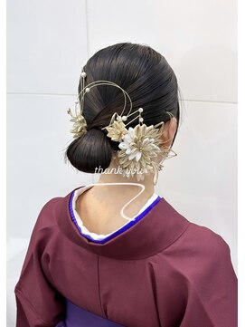 ムーア(MUA) 卒業式×タイトシニヨン