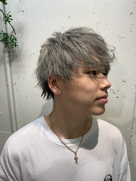 エル(EL by green) 【MITSU】ラウンドショートレイヤー×ツーブロック×シルバー