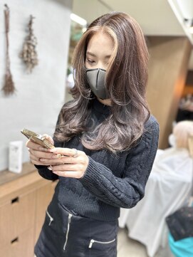 ディア(.eer) 細めフェイスフレーミングハイライト×レイヤーカット＝美人ヘア