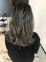 キング 枚方店(K!ng)&nbsp;【枚方、高槻、梅田】ホワイトバレイヤージュ