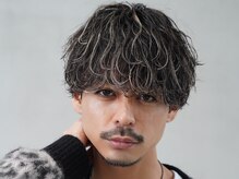 フィフス トウキョウ (fifth TOKYO)の雰囲気（#波巻きパーマ×ハイライト[メンズメッシュ/センターパート眉毛]）
