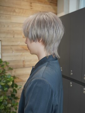 ベイショア(Bay Shore NY) プラチナシルバーショートウルフ