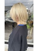 20代30代ダブルカラーブロンドベージュミディアムウルフ