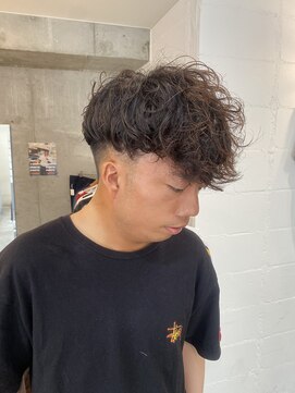 グッドプレイスアンドシング(Good Place&thing) メンズカットフェードスキンフェードスペインカールメンズパーマ